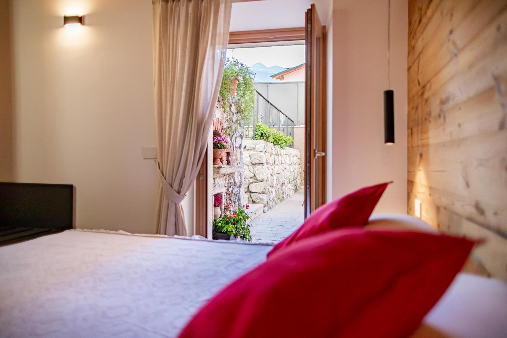 Garda Baldo Apartments_Vivaldi Torbole Sul Garda Extérieur photo