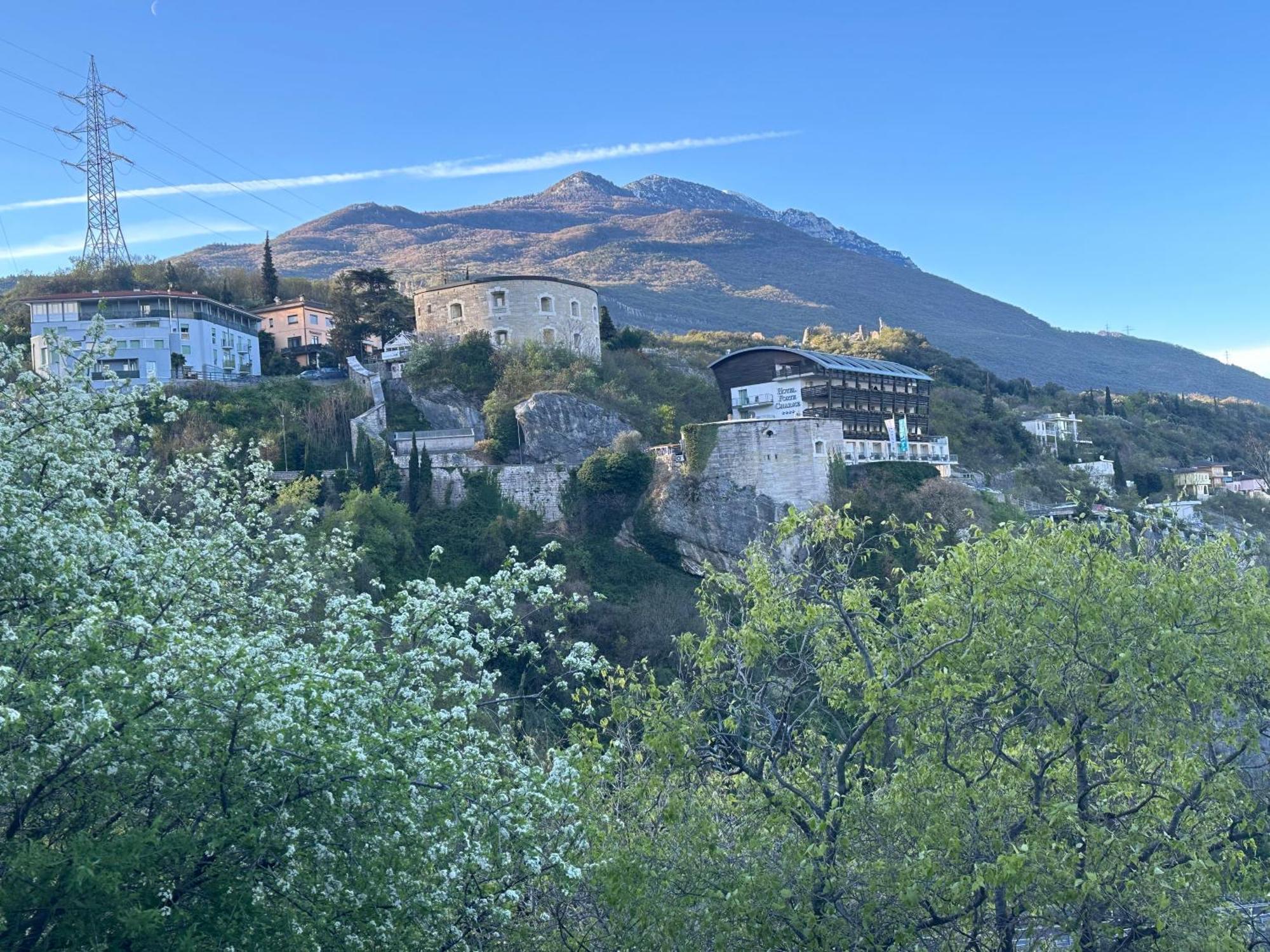 Garda Baldo Apartments_Vivaldi Torbole Sul Garda Extérieur photo